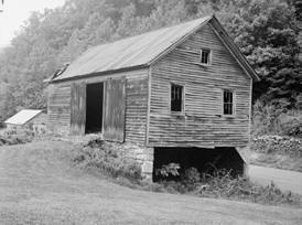 1880 Banked Wagon Barn in Pennsylvania