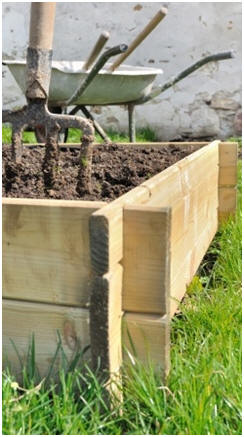 Free Raised Garden Planter Bed Project Plans and DIY Building Guides - Create amazingly productive vegetable, herb and flower gardens in your backyard.