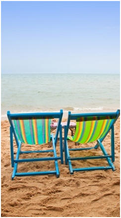Free Outdoor Folding Chair Plans - Build your own attractive, lightweight folding chairs for the beach, concerts, athletic events and backyard lounging. Click to print free, DIY project plans.